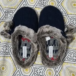 Dearfoams sweater knit pom pom slippers